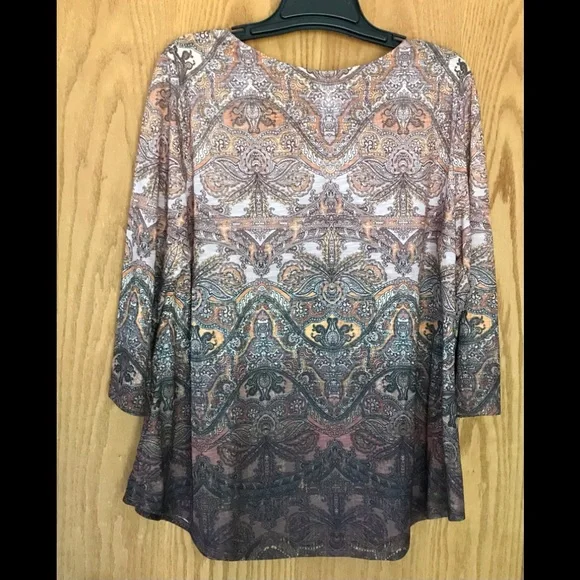 Ruby Rd. Top - Picture 2 of 10